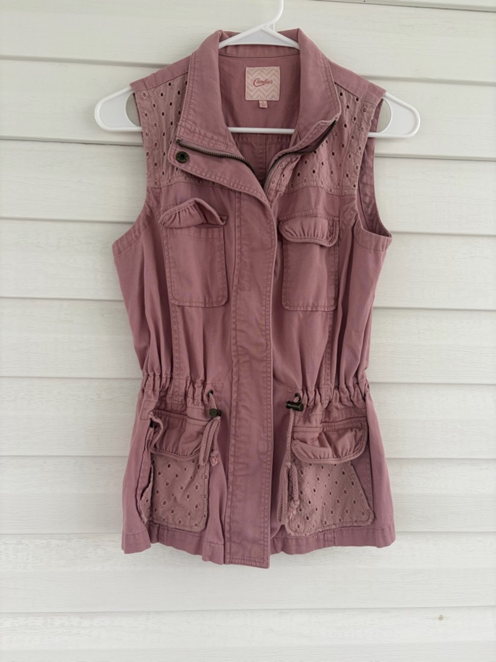 Candie’s Mauve Sleeveless Vest Top Button Front Y2K Spring Layering Piece